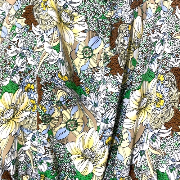 Green Floral Bohemian Stylish Summer Top With Elastic Waist Band Size Large - Picture 5 of 9